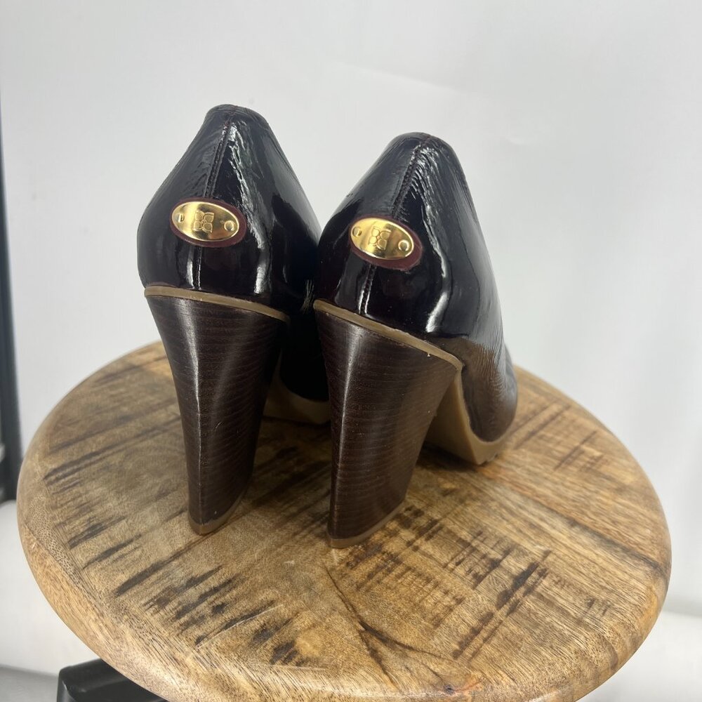 BCBGMaxAzria | RARE Patent Purple Pump 9 - Picture 4 of 13
